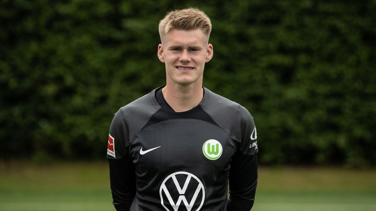 1. FußballBundesliga Torwart Schulze verlängert Vertrag mit VfL