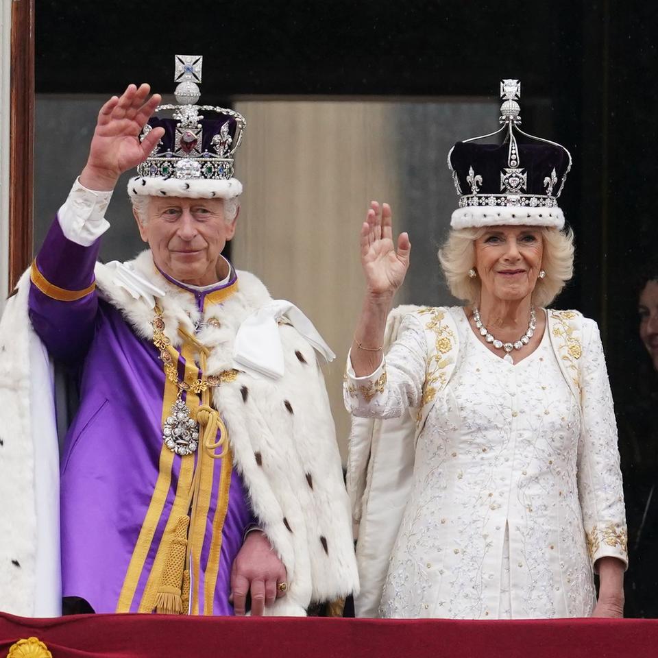 Monarchie: Tradition, Party und Protest: Charles und Camilla gekrönt | DIE  ZEIT