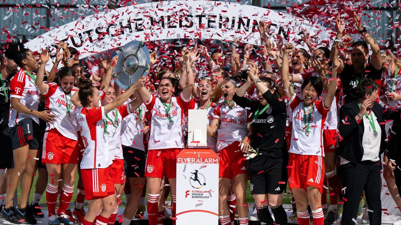 Frauen Bundesliga M Nchner Doppel Party Bayern Frauen Sind Deutscher Meister Zeit Online
