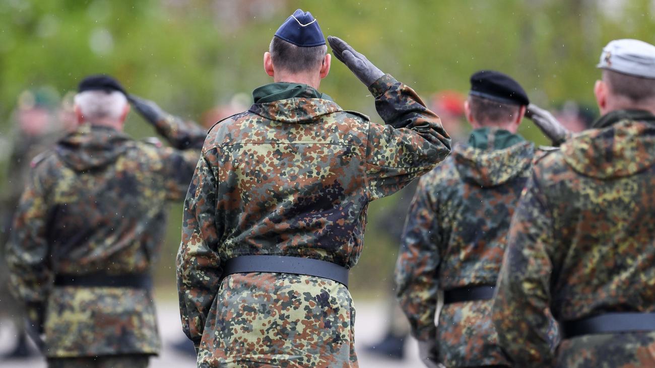 Verteidigung: Bundeswehr Verlegt 1000 Soldaten Und Technik Nach Litauen ...