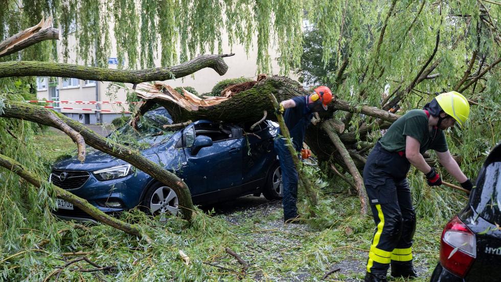 Gewitterschäden: Eine Woche Nach Dem Unwetter Wird In Hessen Aufgeräumt ...