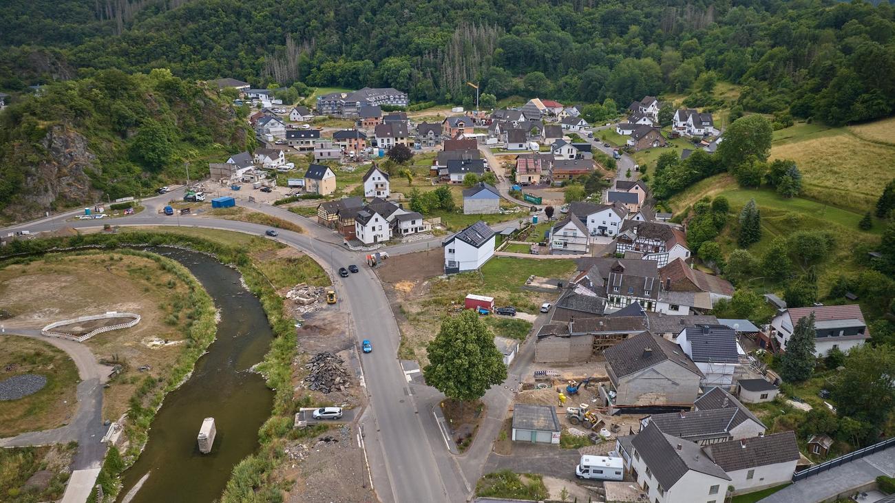 Ahrtal: Nach Hochwasser: Wiederaufbau Von Straßen Fast Fertig | ZEIT ONLINE