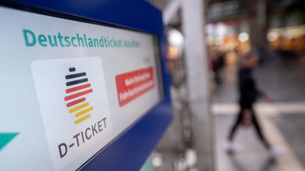 Verkehr DeutschlandTicket Wird wirklich mehr Zug gefahren? ZEIT ONLINE