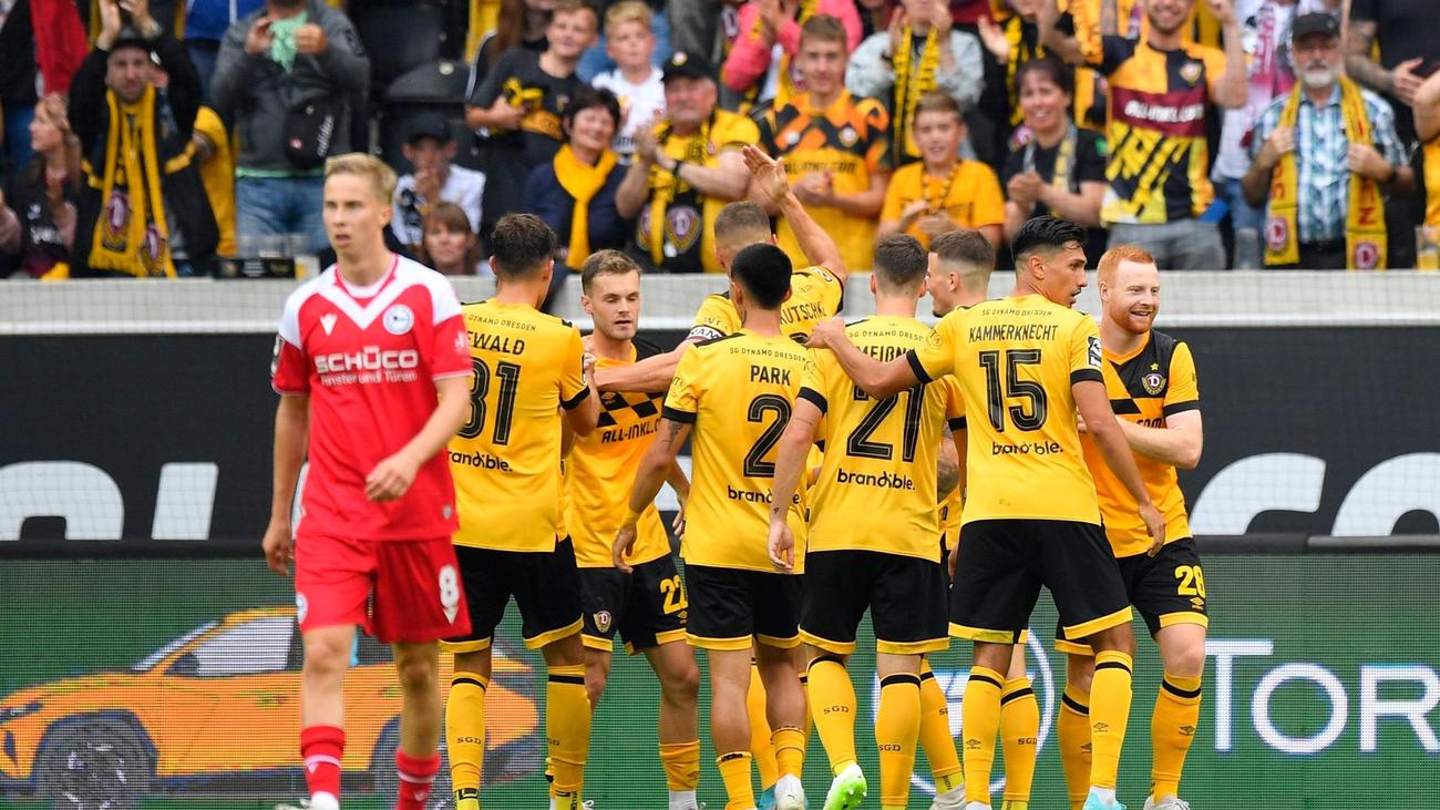 3. Liga: Dresden Gleich Vorn, Halle Und Aue Siegen Auch | ZEIT ONLINE