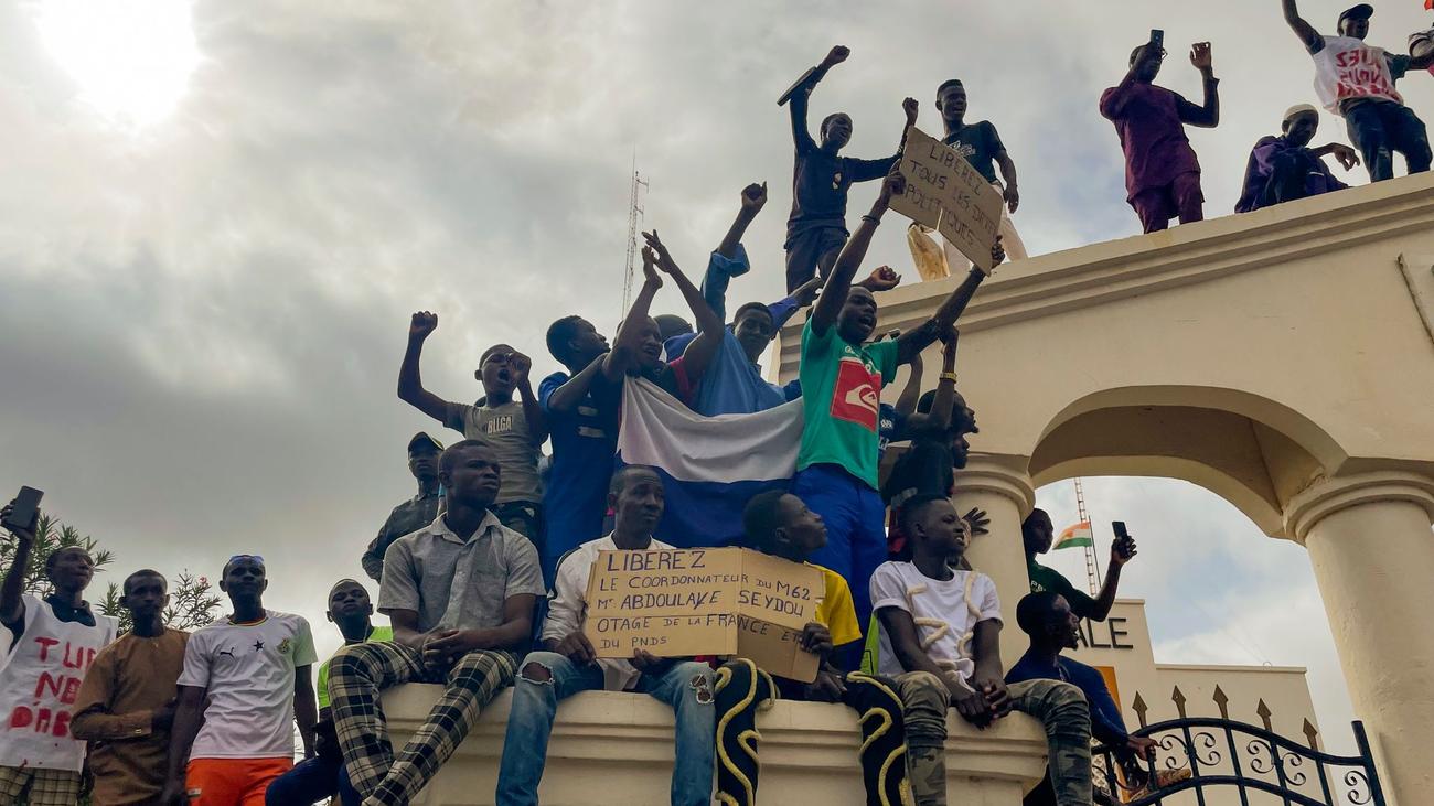 Westafrika ExMinister und Rebell im Niger gründet Widerstandsbewegung