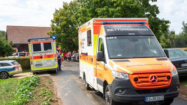 Baden-Württemberg: Blitzeinschlag am Biertisch - drei Menschen in Lebensgefahr