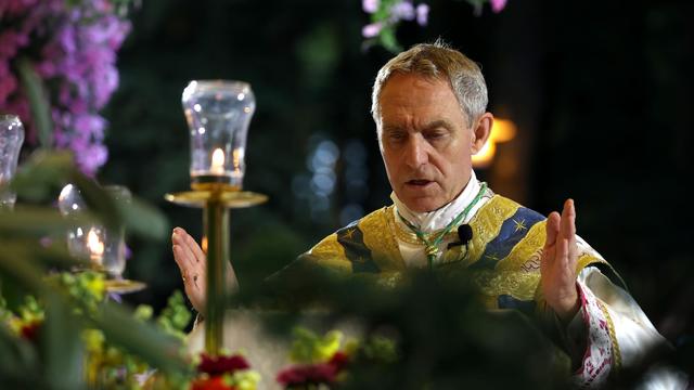 Kirche: Ex-Papstsekretär im Wallfahrtsort: Applaus für Gänswein 
