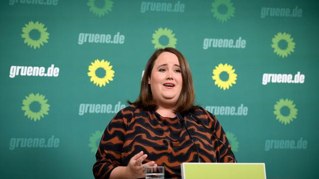 Wirtschaftspolitik: Grünen-Vorsitzende will Entscheidung zu Industriestrompreis 