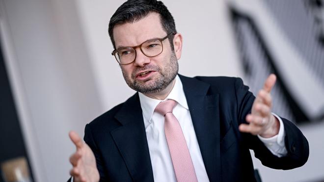 Reformpläne: «Das deutsche Namensrecht ist offen gestanden mit der gesellschaftlichen Wirklichkeit in diesem Land nicht mehr kompatibel», sagte der federführende Justizminister Marco Buschmann (FDP).