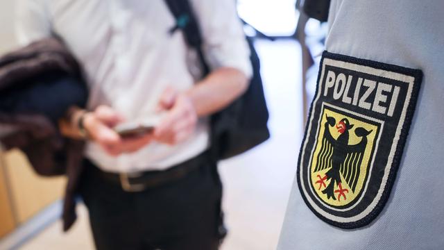 Heidelberg: Betrunkener attackiert Bundespolizistin bei Kontrolle