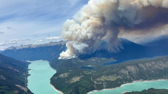 Klima: Waldbrände in Kanada wüten weiter - Ortschaft evakuiert 