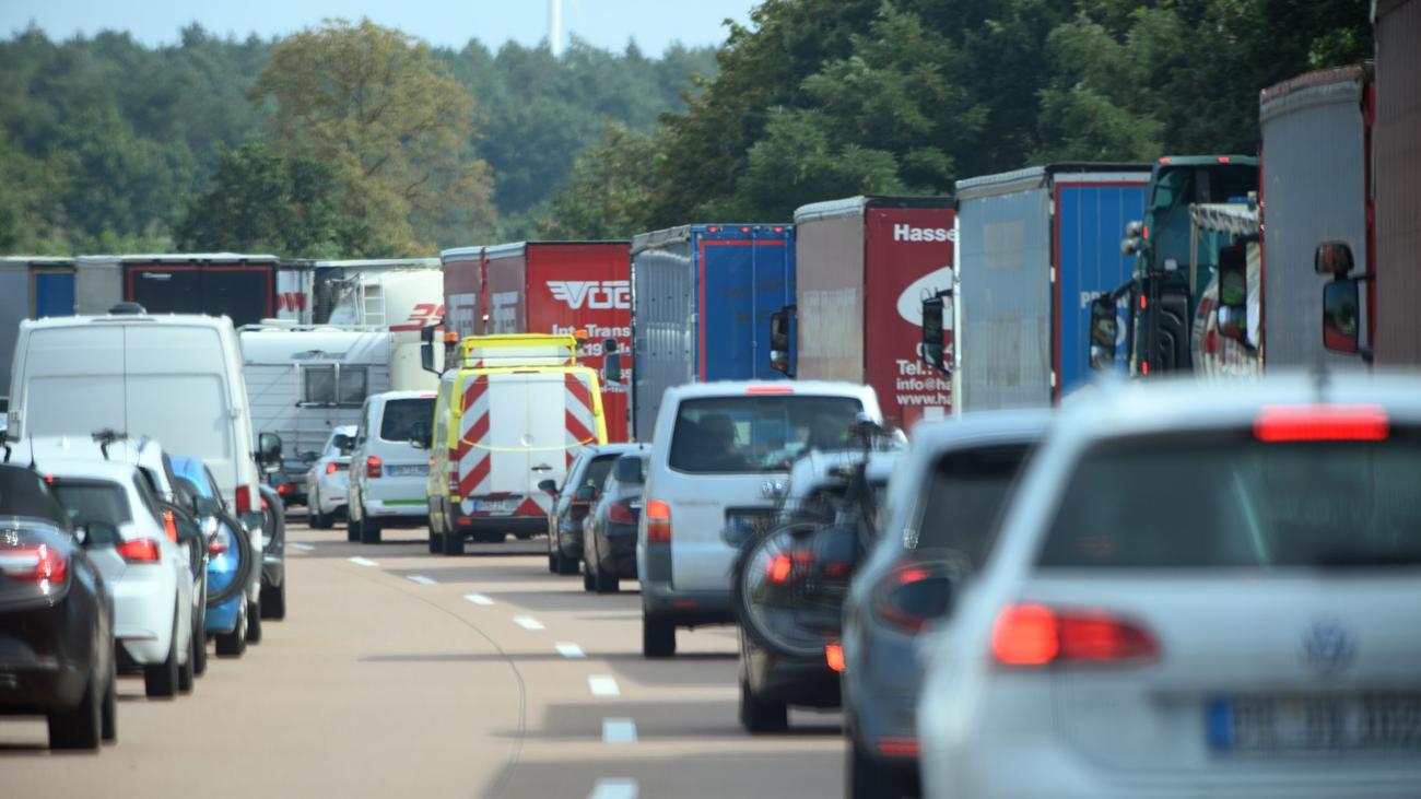 321 Km/H Auf Der A2: Polizei Ermittlungen In Sachsen Anhalt – Enthüllt! - 31zorcf