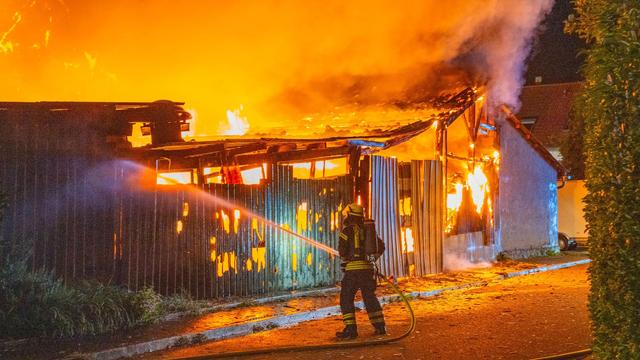 Ermittlungen: Polizei befragt Anwohner nach mehreren Bränden