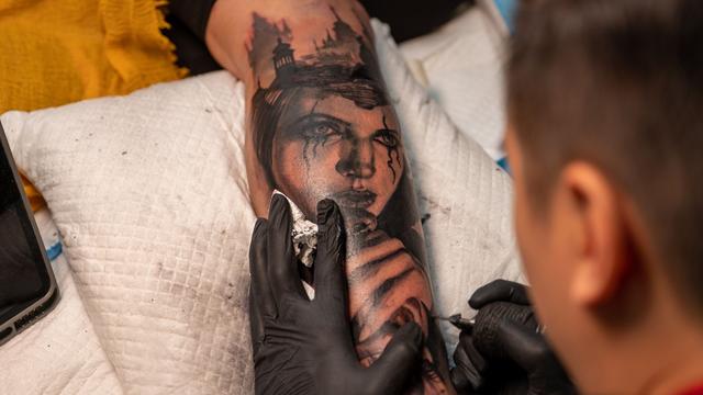 Convention: Tattoo-Künstler aus aller Welt treffen sich in Berlin