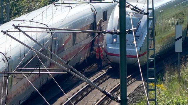 Bahnverkehr: Rund 150 ICE-Passagiere evakuiert nach Kurzschluss