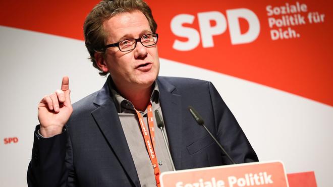 Bildung: Martin Habersaat (SPD), bildungspolitischer Sprecher seiner Fraktion, spricht bei einem Termin.