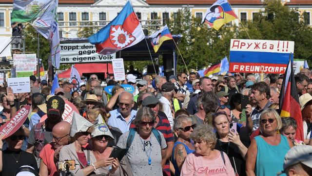 Extremismus: Magdeburg: 2000 Menschen bei Protesten gegen Bundesregierung