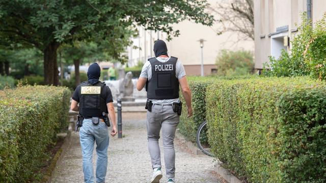 Extremismus: Neonazi-Verein verboten: Razzia in Berlin und Brandenburg