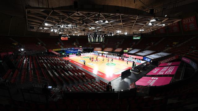 Basketball Bundesliga: Premiere für Basketball-Glasboden beim FC Bayern