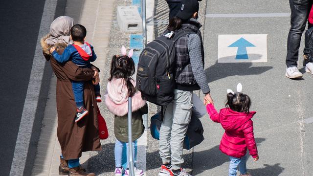 Politisch verfolgt: Flüchtlingsrat: Schnellere Verteilung fur Asylsuchende