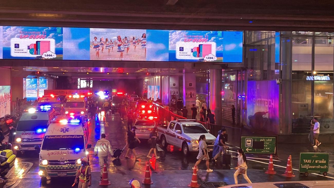 Bangkok: Teenager erschießt zwei Menschen in Luxus-Einkaufszentrum ...