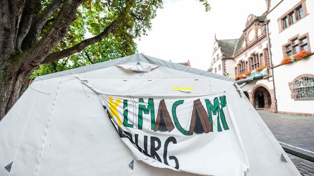 Freiburg: Aktivisten wollen Streit um Klimacamp vor Gericht bringen 