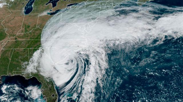 Klimawandel: Hurrikane gewinnen immer schneller an Stärke