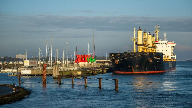 Schifffahrt: Bundesstelle ermittelt nach Frachter-Kollision