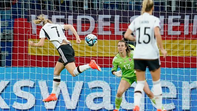 Nationalteam: Hrubeschs DFB-Fußballerinnen siegen gegen Wales