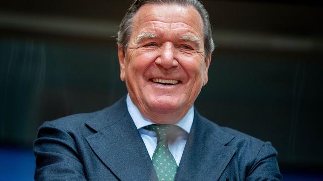 Konflikte: Schröder fordert deutsch-französische Friedensinitiative