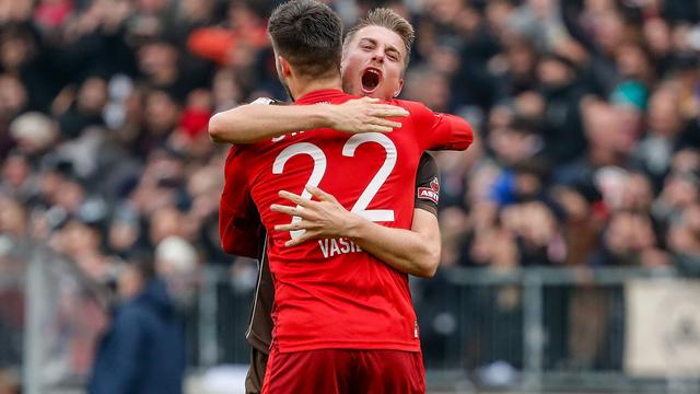 2. Bundesliga: FC St. Pauli sticht spät zu - 2:1 gegen Karlsruhe