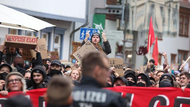 Politik: Tausende bei AfD-Demo und Gegenveranstaltung in Erfurt