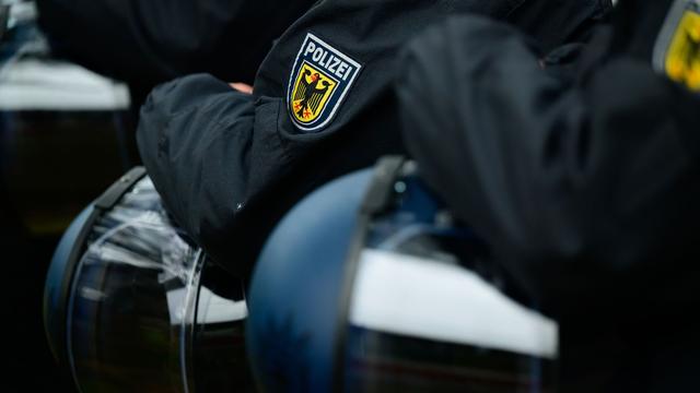 Hamburg: Bundespolizei übt Umgang mit rivalisierenden Fußball-Fans