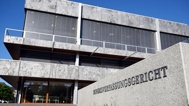 Karlsruhe: Mann schießt am Bundesverfassungsgericht in Richtung Polizei