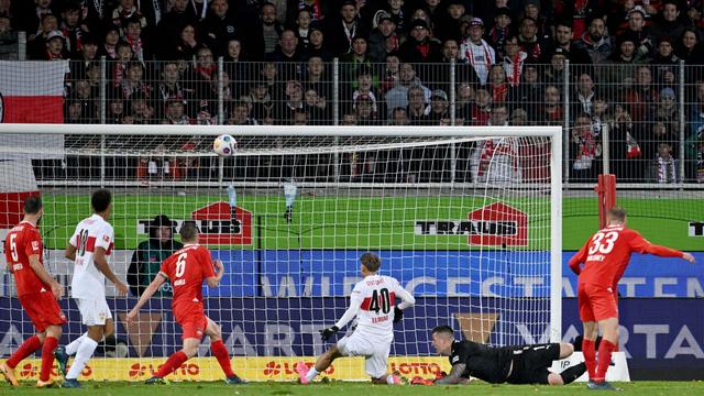 Bundesliga: Nach verschossenem Elfmeter: Stuttgart verliert
