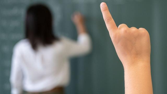Lehrer: Umfrage: Viele Lehrkräfte in NRW erleben Gewalt an Schulen