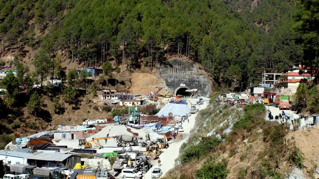 Indien: Tunnel-Drama: Rettungsarbeiten kommen nur langsam voran
