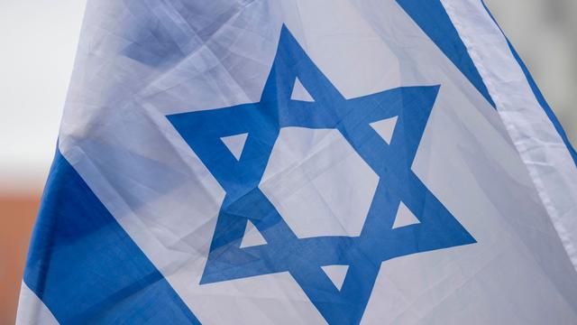 Senat: Hamburger Schülerin verbrannte Zettel mit Israel-Flagge 