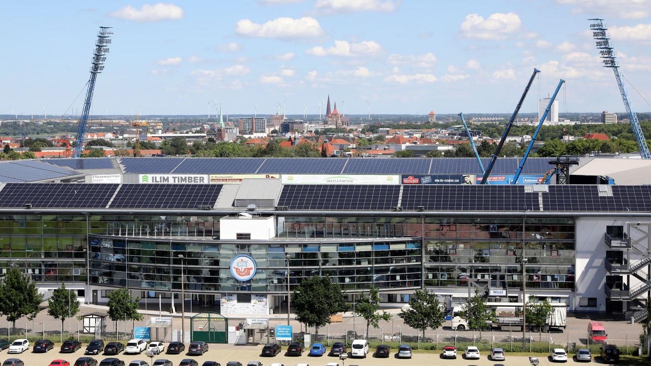 Fußball: Hansa Rostock: Stadionverkauf an die Stadt vom Tisch | ZEIT ONLINE