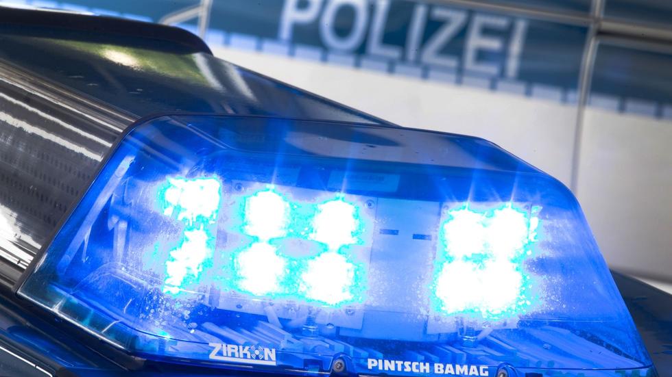 Unfälle: Zusammenstoß zweier Autos auf B 101: Fünf Schwerverletzte ...