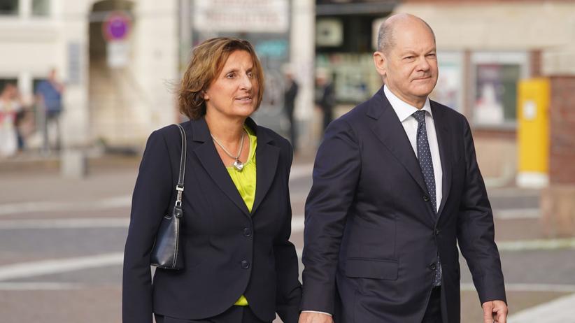 Leute: Olaf Scholz und Britta Ernst feiern Silberhochzeit | DIE ZEIT