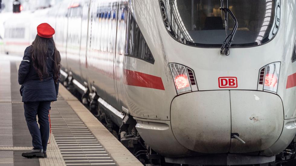 Verkehr: Bahn Rechnet Nach GDL-Warnstreik Mit Vollen Zügen Am Samstag ...