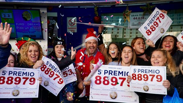 Glücksspiele: Weihnachtslotterie schlägt Spanien in ihren Bann