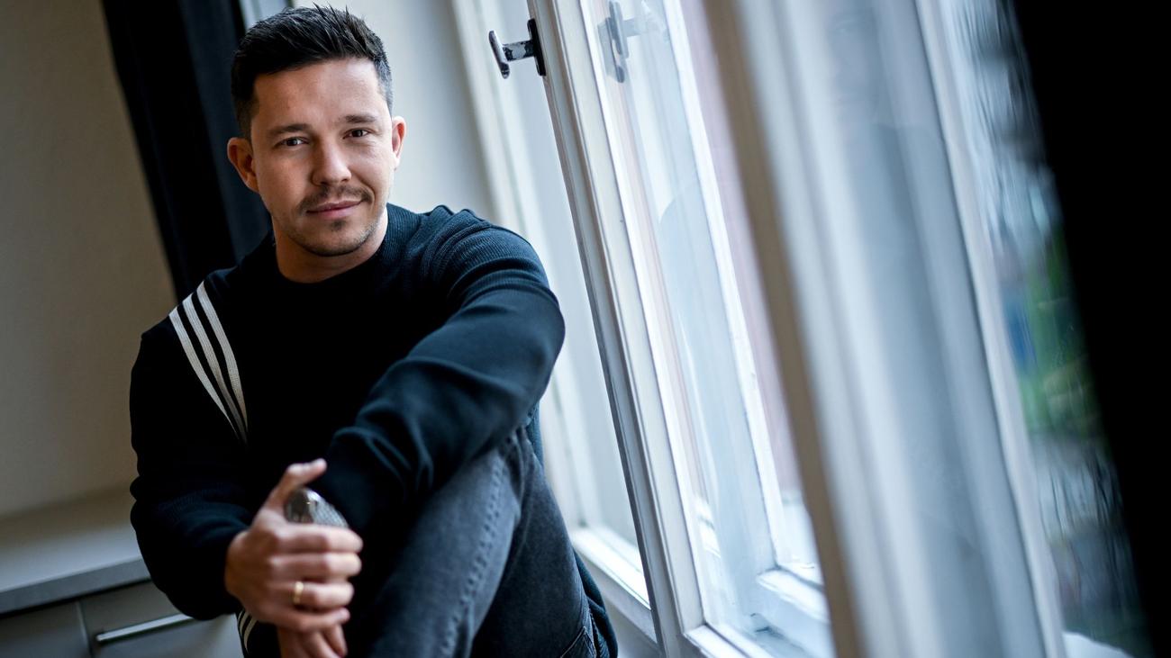 Popstar Nico Santos Announces Upcoming Fatherhood and Tour Postponement