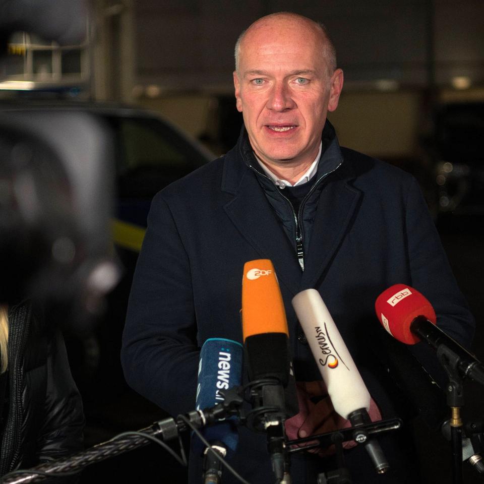 Silvester: Wegner: Wenn notwendig, "Nacht der Repression" | DIE ZEIT