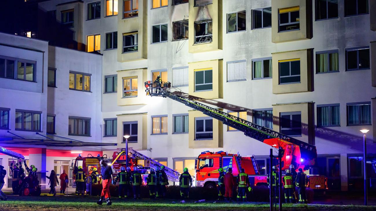 Incendies : un mort et 22 blessés à l’hôpital après un incendie