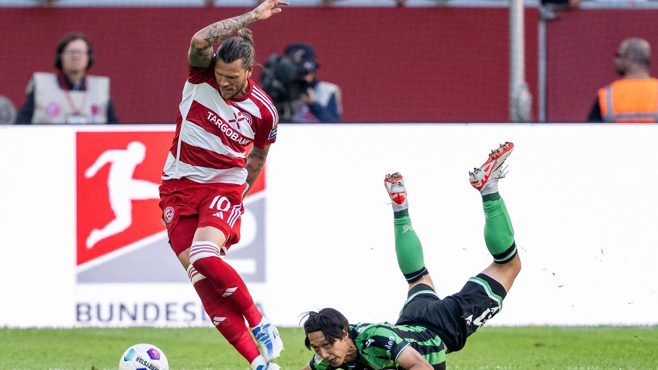 Fußball Hannover 96 verliert zweiten Test gegen Ajax Amsterdam ZEIT ONLINE
