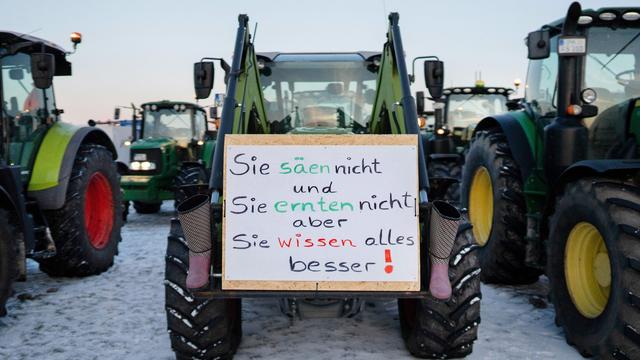 Protestaktion: 500 Traktoren rollen zur Staatskanzlei