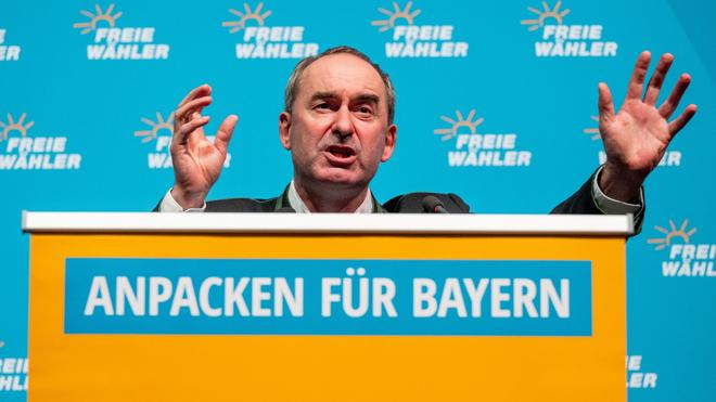 Parteien: Freie-Wähler-Chef Aiwanger: Ab 2025 im Bund mitregieren | DIE ...