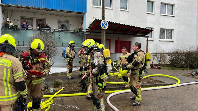 Hellersdorf: Feuer in Hochhaus: Ermittlungen wegen Brandstiftung